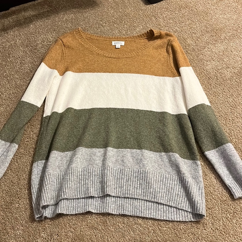 Lightweight sweater